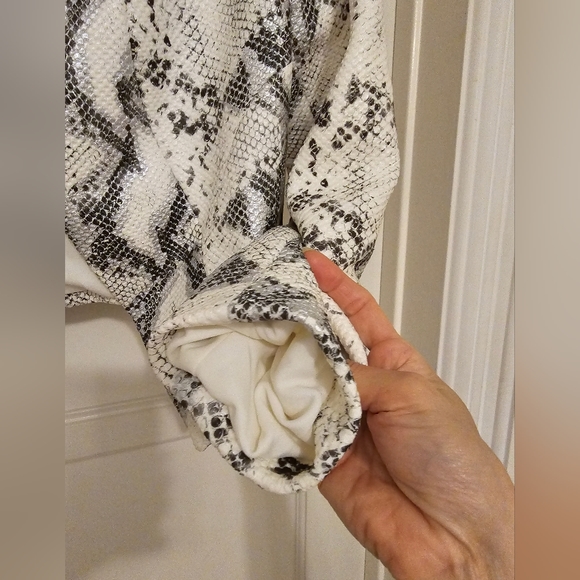 Thalia Sodi Snake Print Blazer - Picture 6 of 13